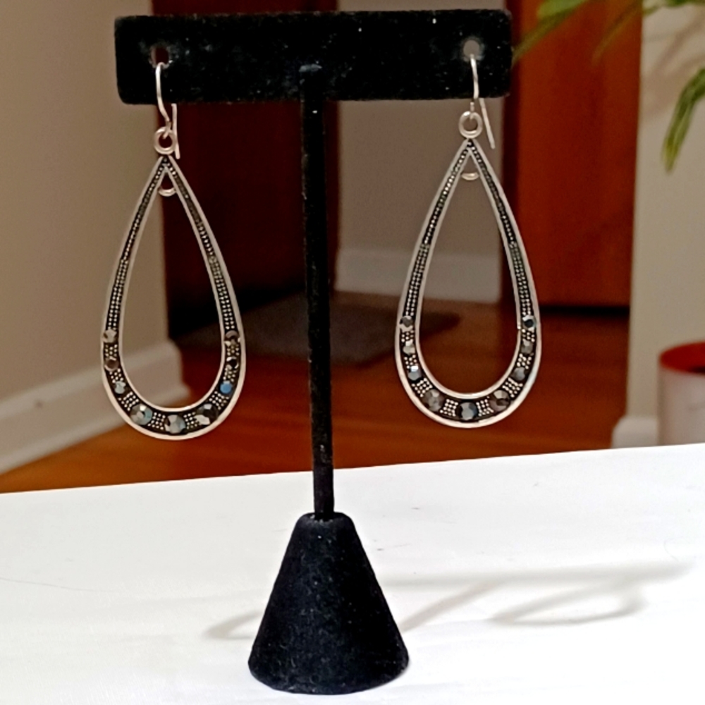 SILVER TEARDROP RHINESTON EARRINGS